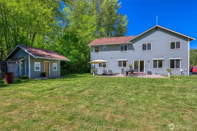 Spacious, level yard