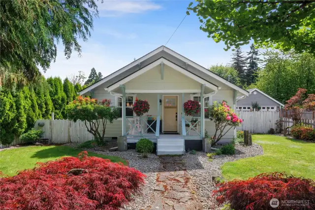 Welcome Home to 402 N 6th Ave. SW