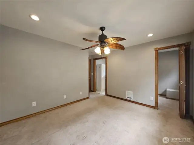 master en-suit bedroom