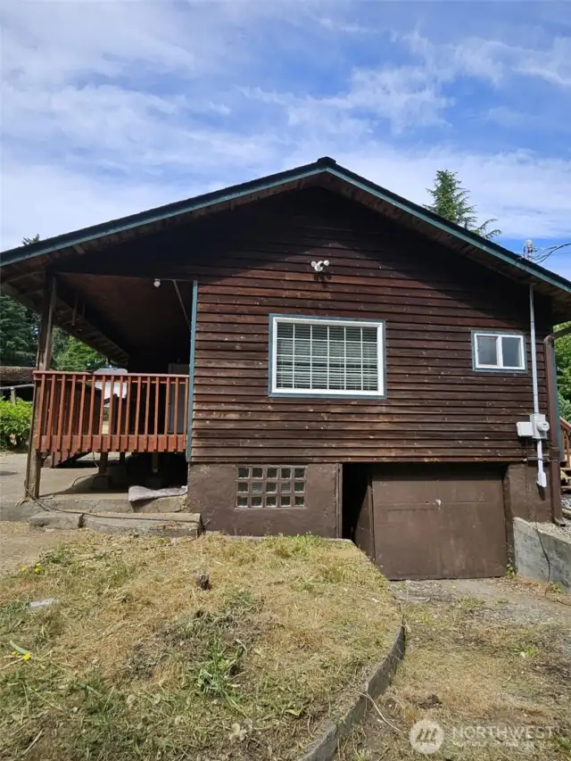 attached 1 car garage with shop