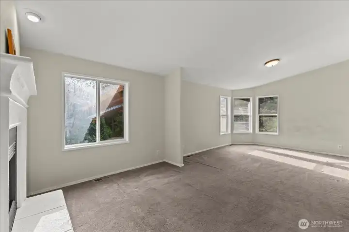 Lots and lots of room in the primary bedroom!