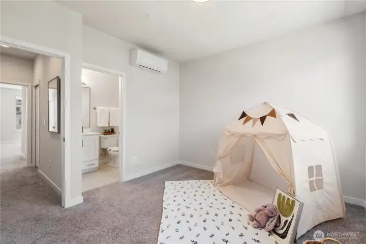 2nd Bedroom