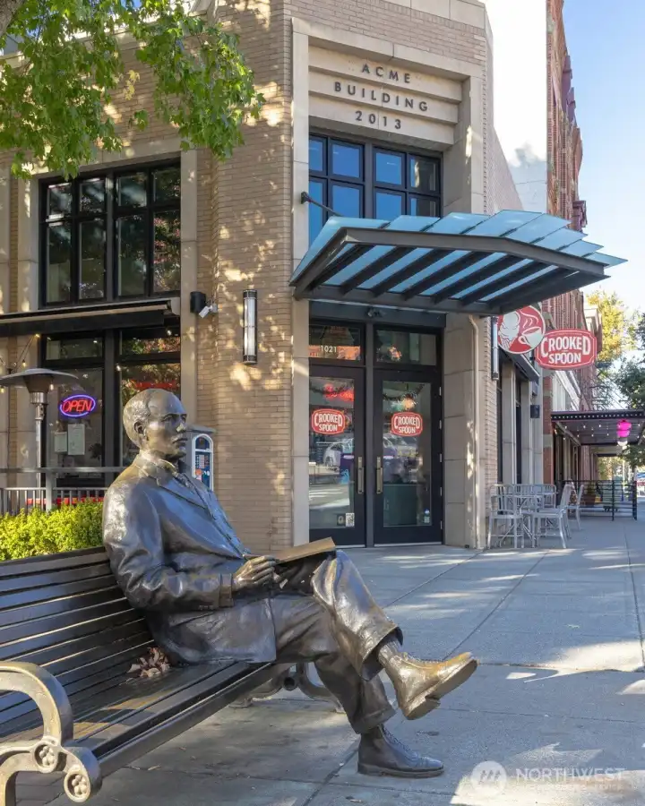 Liv in beautiful, historic Fairhaven.