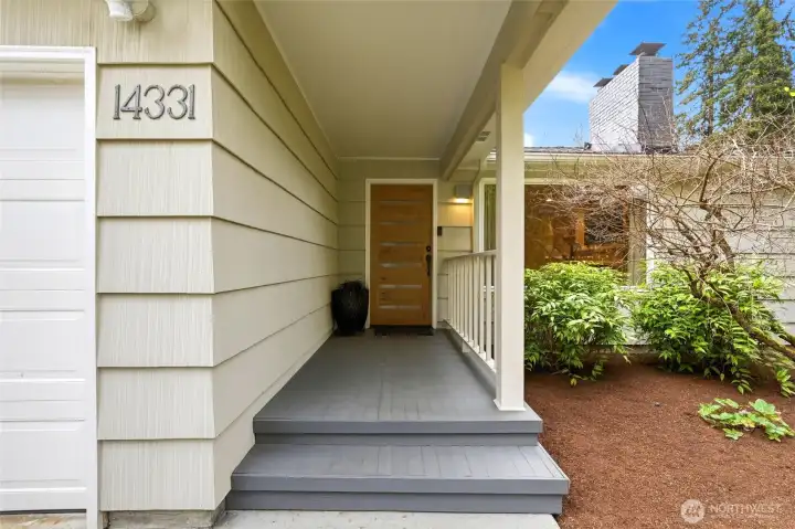 A first impression that lingers—elevated, inviting, and effortlessly different.