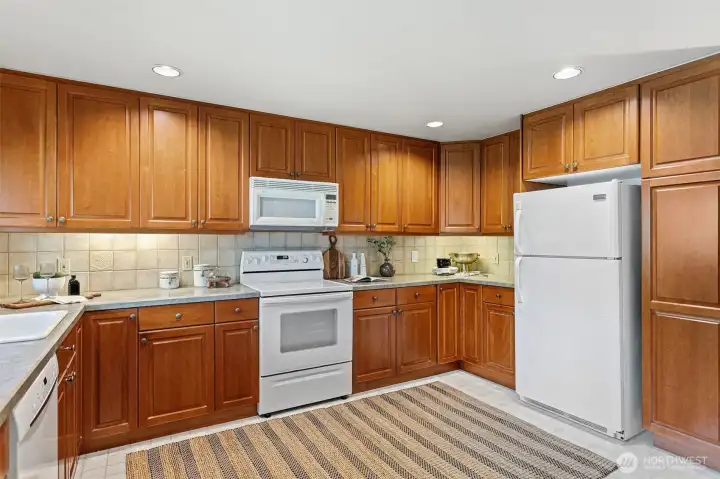 For this age of home, this kind of space in the kitchen is very unusual!