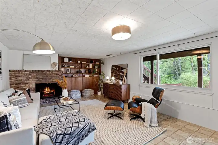 Lower level rec room - great hang out space for movies, gaming and relaxing.