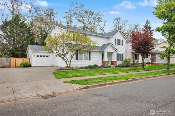 driveway and 2+ car garage