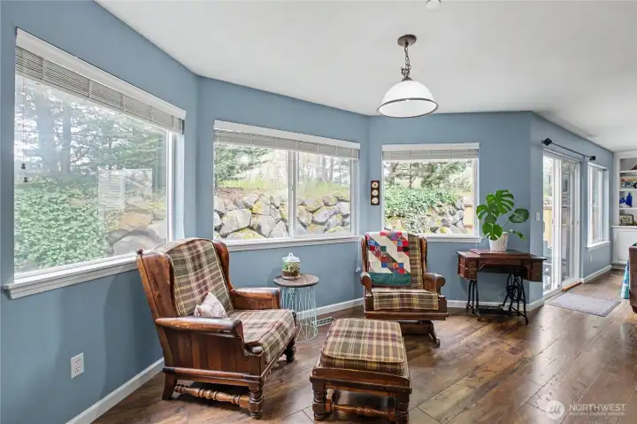 bay window for sitting area or reakfast table