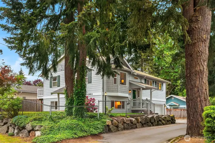 Centrally located and convenient to freeways, Lite Rail, Costco, parks, trails, and beaches.