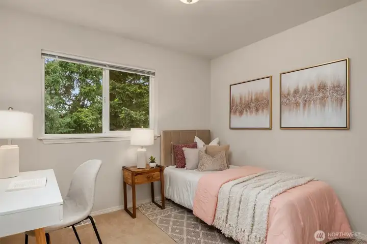 Second bedroom with space for Homework!