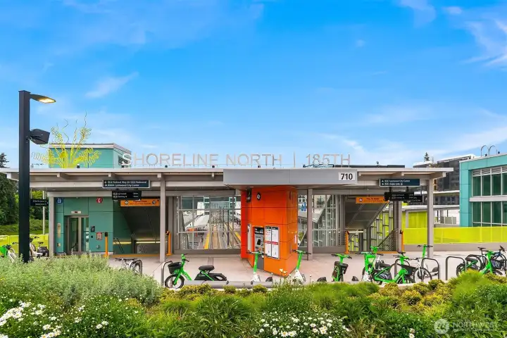 Shoreline North 185TH Lite Rail Station!
