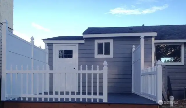 This is the back deck for the larger 325sf 1 bed cottage #5.