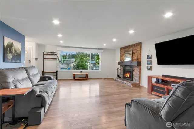 Living room tv goes with the house!