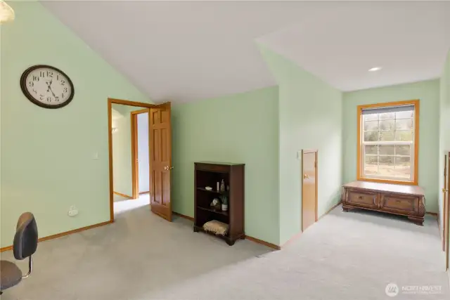 Bonus room with bumpout