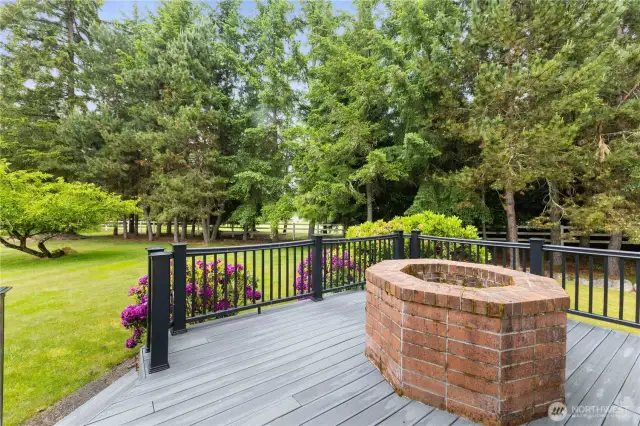 Trex deck with raised fireplace pit