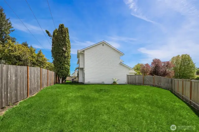 Huge Play Area in Backyard, fully fenced