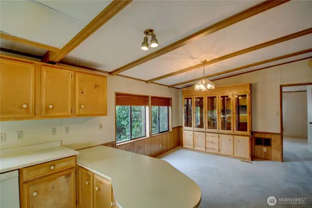 Built in Hutch