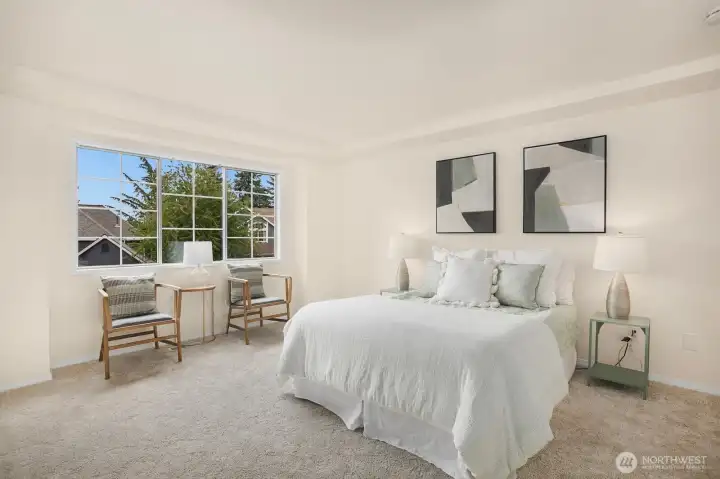 Spacious Primary Suite!