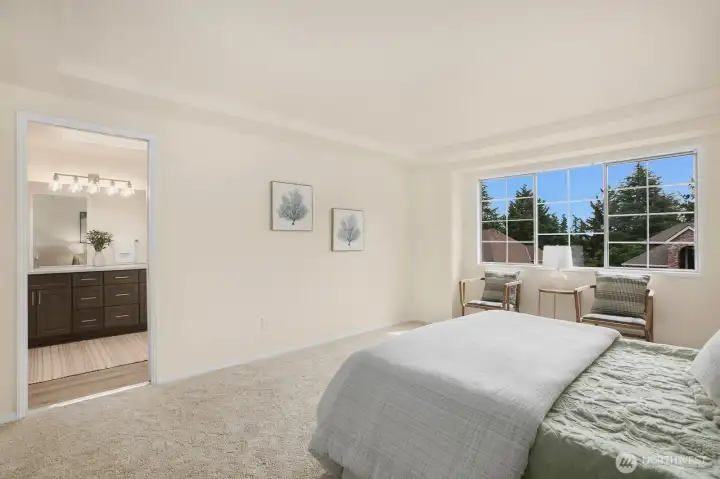 Spacious Primary Suite!