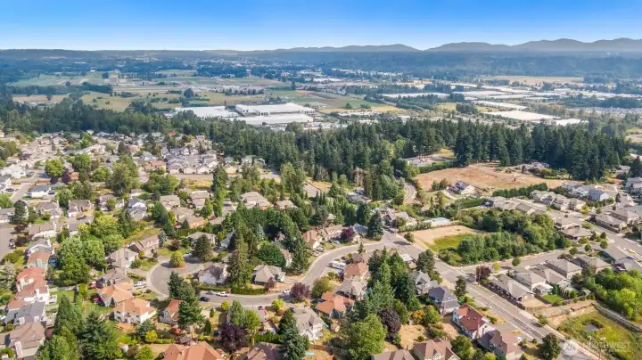 Great commuter location being close to the Sounder Train, shopping and schools.  This is the Federal Way School district