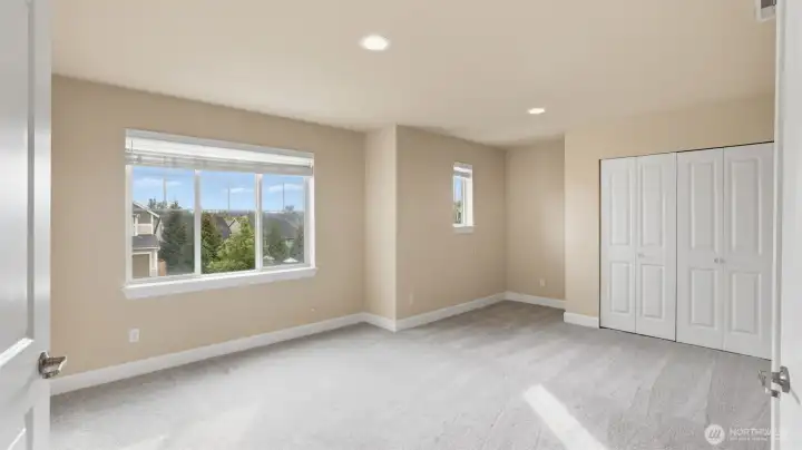 Upstairs bonus room or 4th bedroom