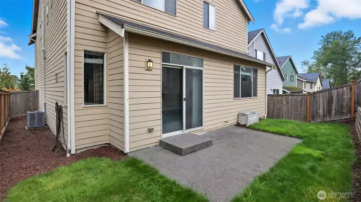 Back patio with gas-ready for BBQs