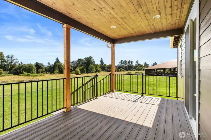 Photographs are for illustrative purposes only. Features, finishes, interior/exterior colors, landscaping and floorplan shown may vary from actual homes built.