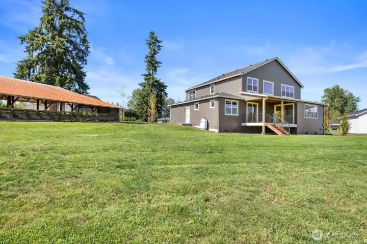 Photographs are for illustrative purposes only. Features, finishes, interior/exterior colors, landscaping and floorplan shown may vary from actual homes built.