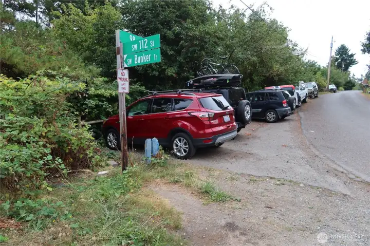 This is the off-street parking for the properties on the waterfront.  Owners have parkedhere for many yrs with no issues.