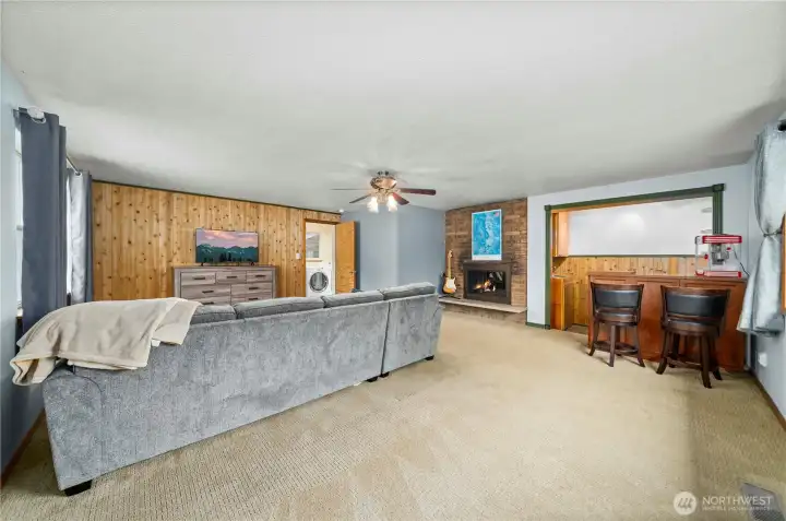 Great entertainment space