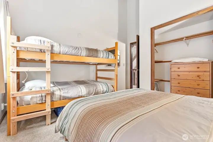 2nd floor bunk room sleeps up to 4