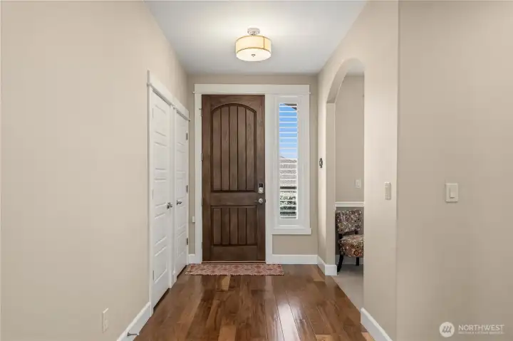 Inside entry - beautiful, pristine hardwood floors