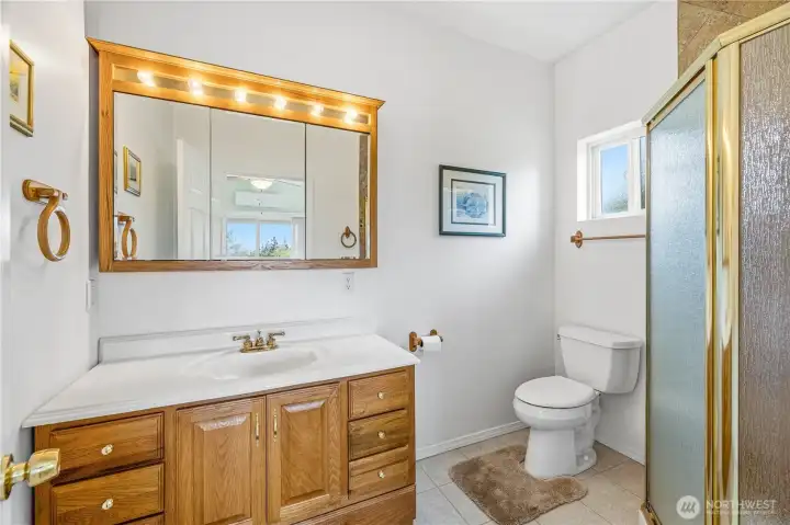 2nd Primary bathroom