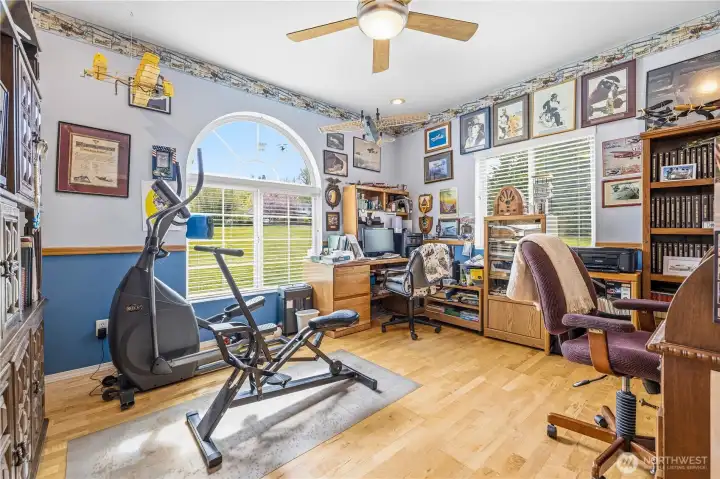 Office (or 4th bedroom)