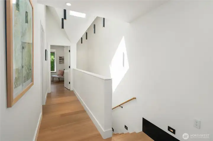 Dramatic ceiling lines and skylights on the top floor. Dramatic ceiling lines and skylights on the top floor.