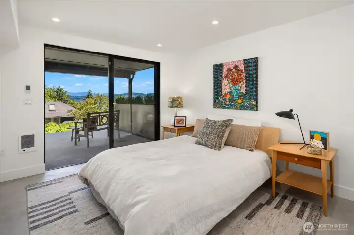 Bedroom on lower level is great size with large closet. Bedroom on lower level is great size with large closet.