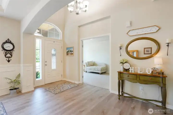 Entry, to right is den/office or 4th bedroom! Entry, to right is den/office or 4th bedroom!