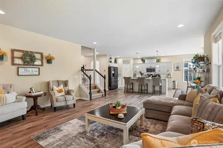 Another view of the Family Room, notice the vinyl planc flooring! Another view of the Family Room, notice the vinyl planc flooring!