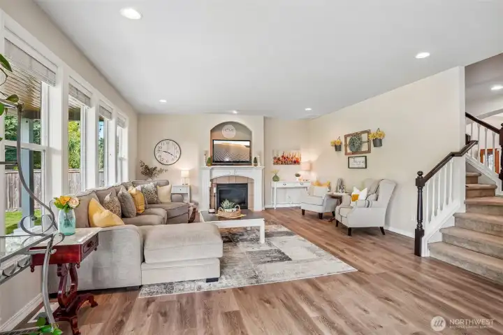 Family Room with Gas Fireplace! Family Room with Gas Fireplace!