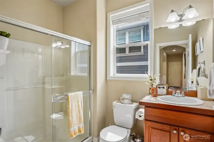 Main Level 3/4 Bath! Main Level 3/4 Bath!