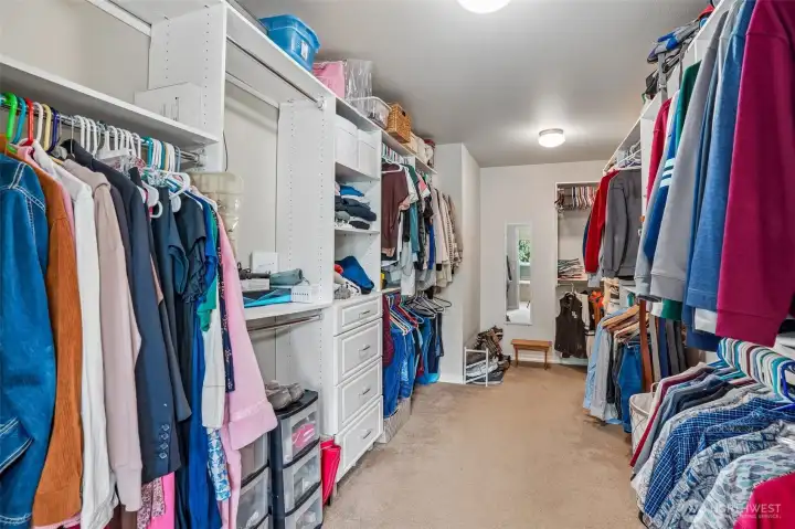Spacious Walk-In closet in Primary! Spacious Walk-In closet in Primary!