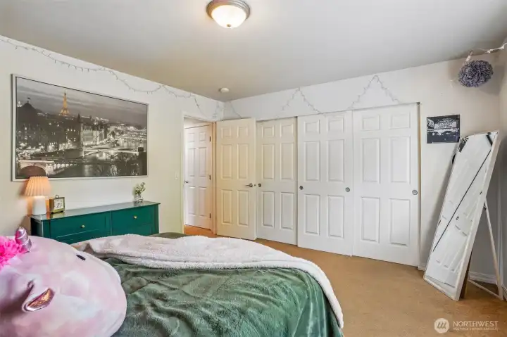 Another view of the spacious 3rd Bedroom! Another view of the spacious 3rd Bedroom!