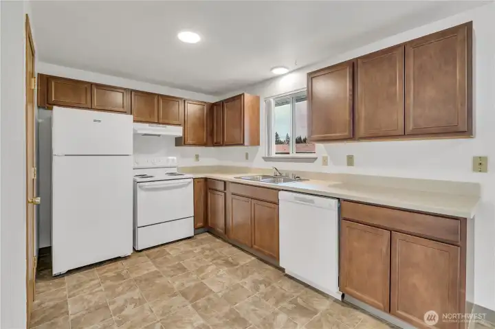 Updated kitchen features modern flush ceiling lighting! Updated kitchen features modern flush ceiling lighting!