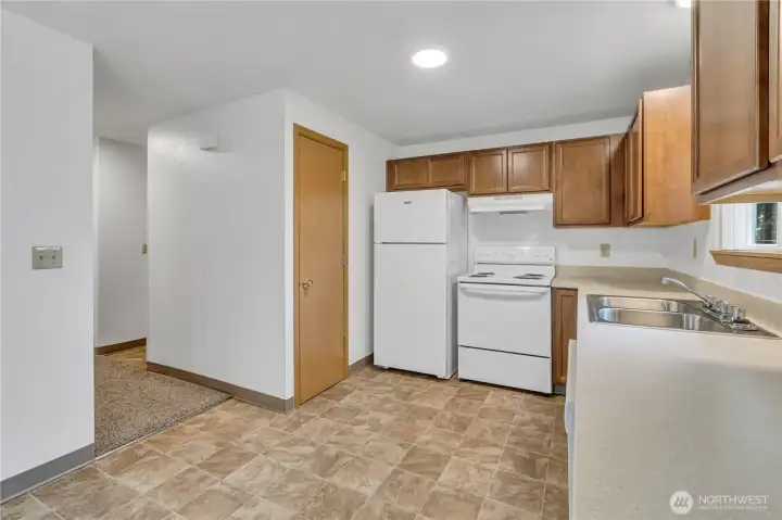 Large pantry in kitchen! Large pantry in kitchen!