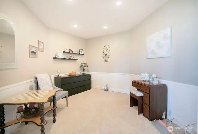Bonus Room / Den / Office Space / Craft Room