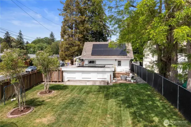 SO much room to entertain, garden, play