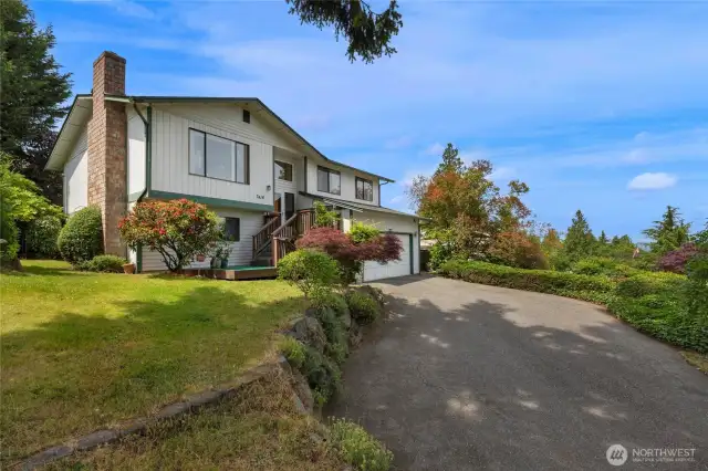 Driveway up to home