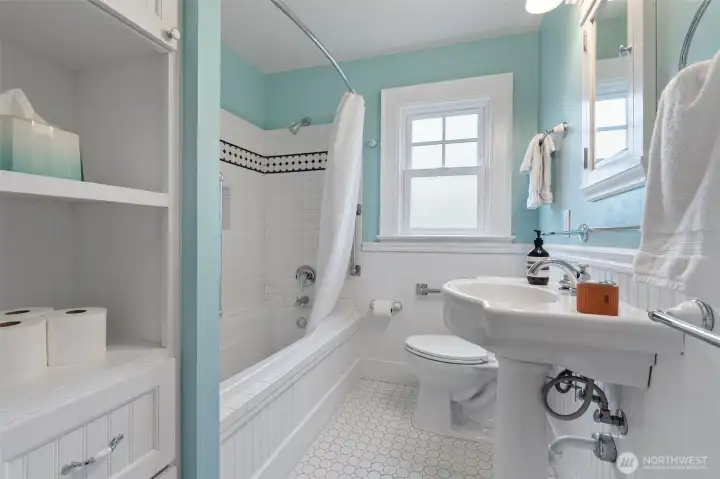 Updated full bathroom on the entry level