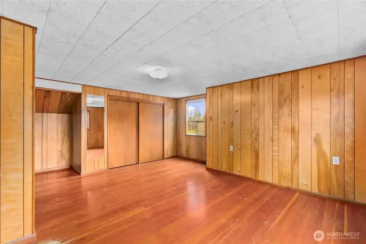 Large upstairs area with closet, great for another bedroom or rec-room.
