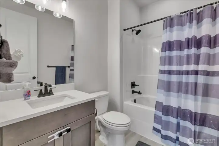 Full bath off of bedroom #3